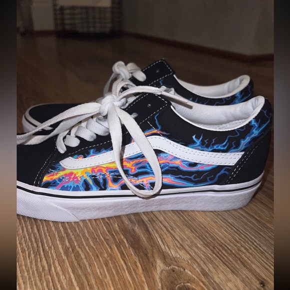 Vans - Picture 3 of 6